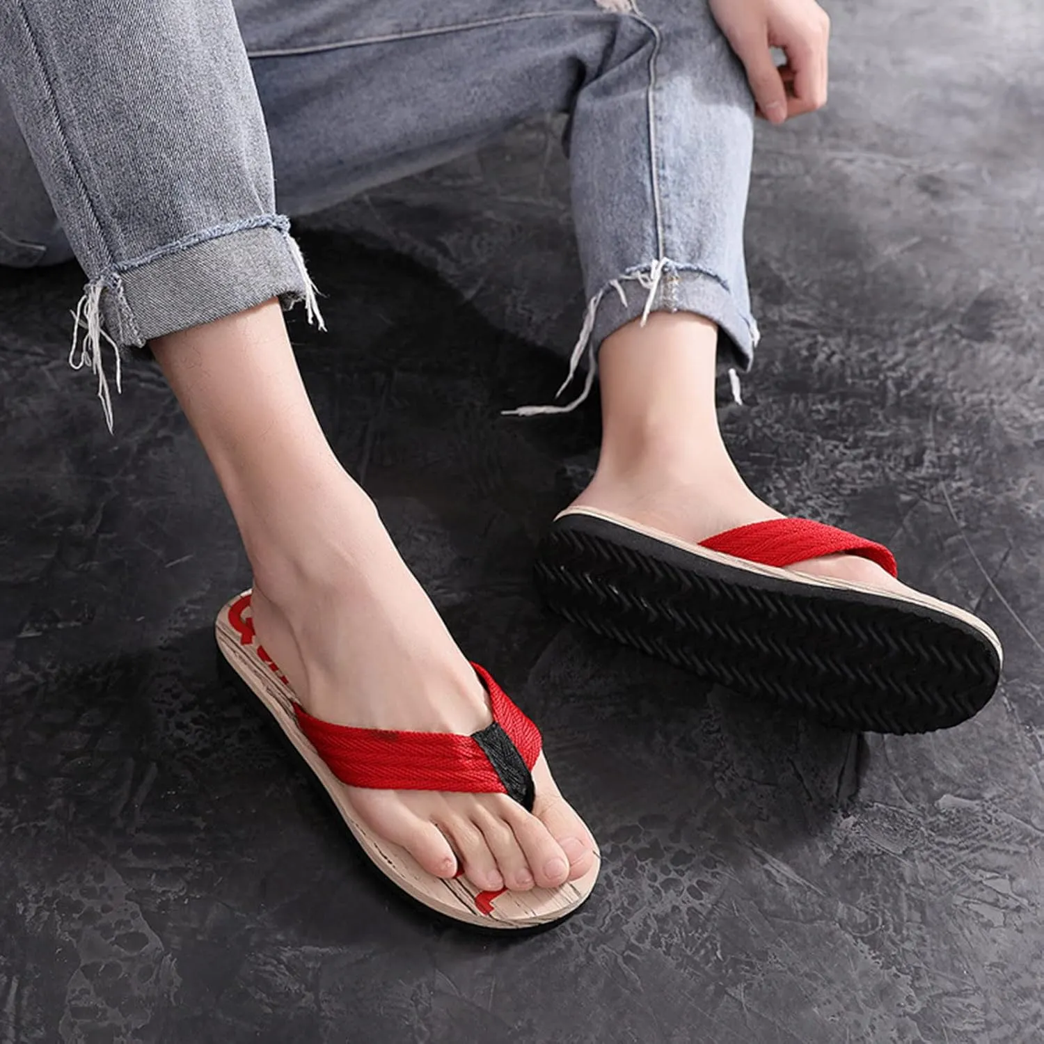Beach Slippers Arch Support Fashion Spring And Summer Men Flip Flops Flat Bottom Lightweight Non Slip Wood Grain Casual Beach