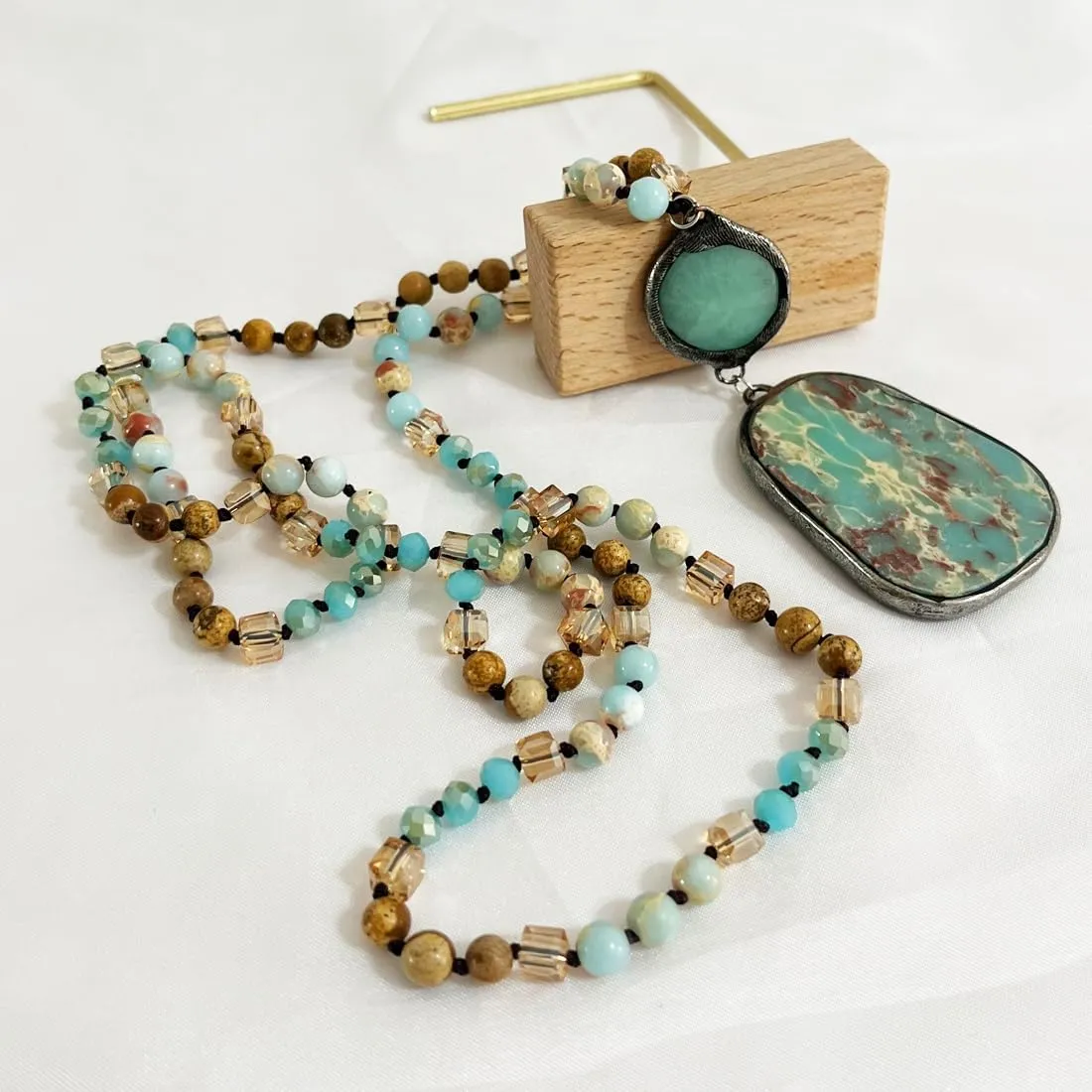Boho Long Natural Stone Beads Pendant Necklace Crystal Hand Knotted Jewelry for Women