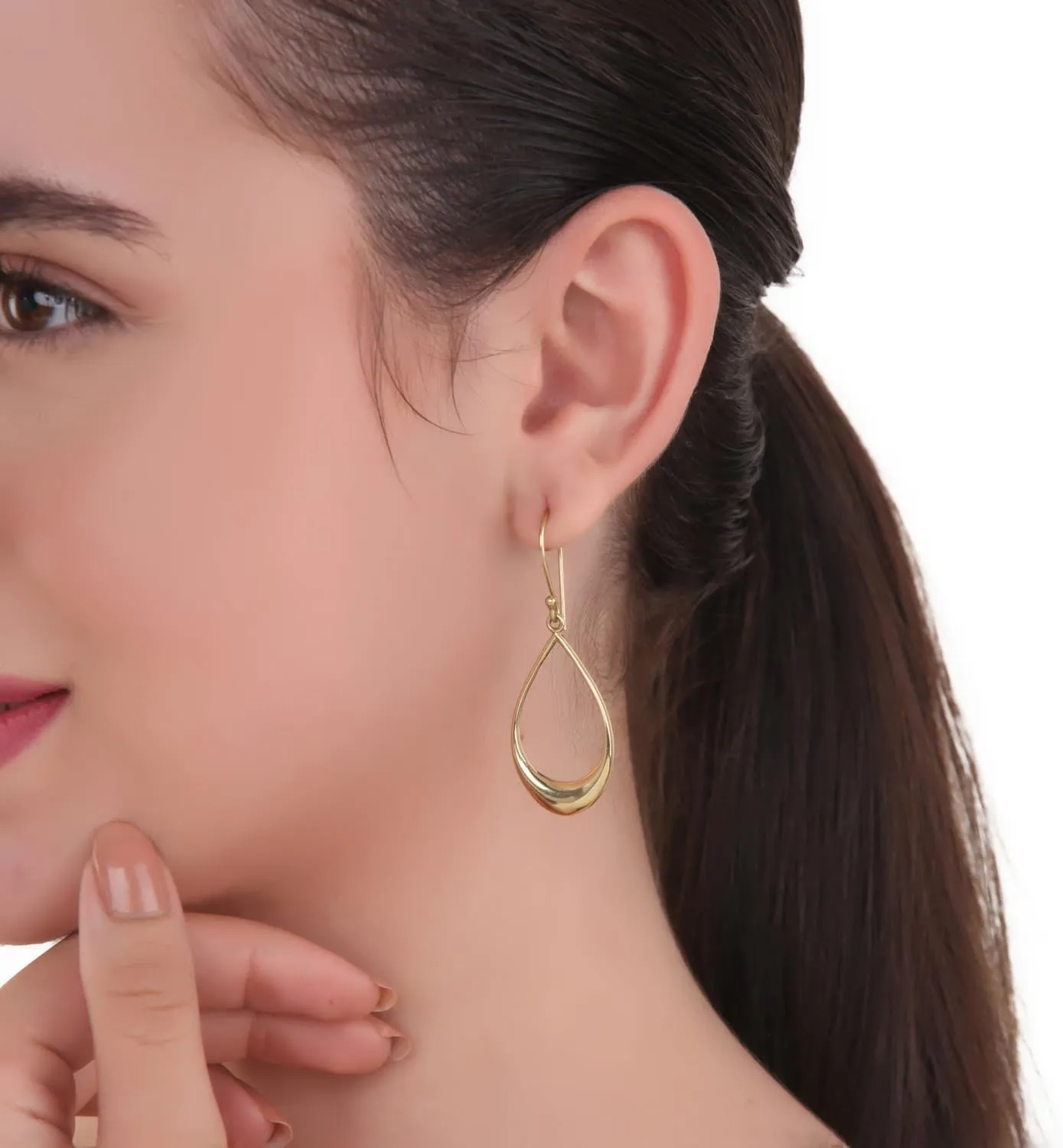 Chic Handmade Golden Dangle Earrings - Contemporary, Elegant, and Sleek Design for Effortless Style