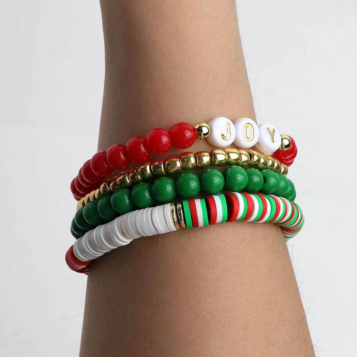 Christmas Beaded Bracelets Set for Women, Handmade Clay Beads Letter Stretch Bracelets Bulk, Adjustable White Red Green Friendship Stackable Holiday Jewelry Gift