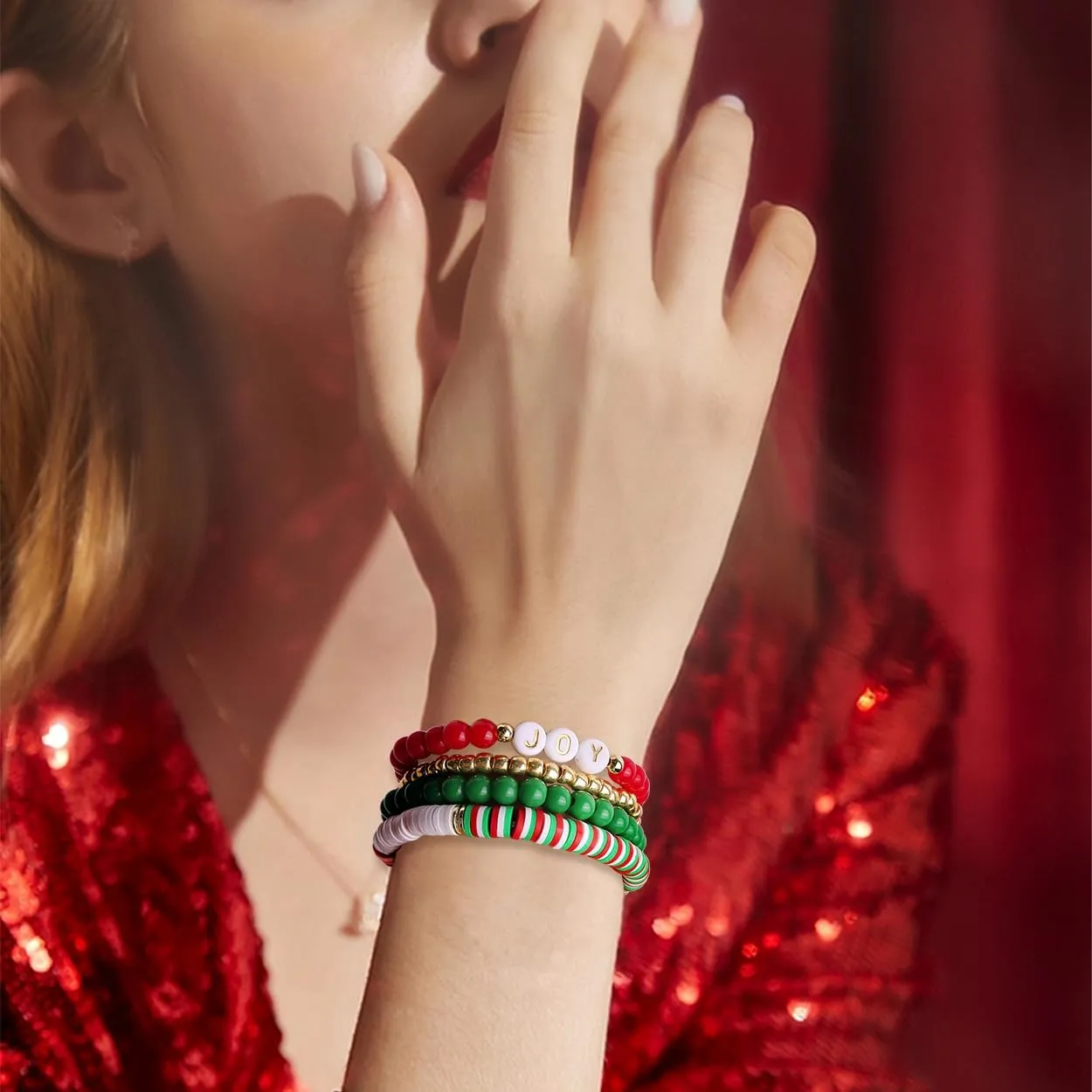 Christmas Beaded Bracelets Set for Women, Handmade Clay Beads Letter Stretch Bracelets Bulk, Adjustable White Red Green Friendship Stackable Holiday Jewelry Gift