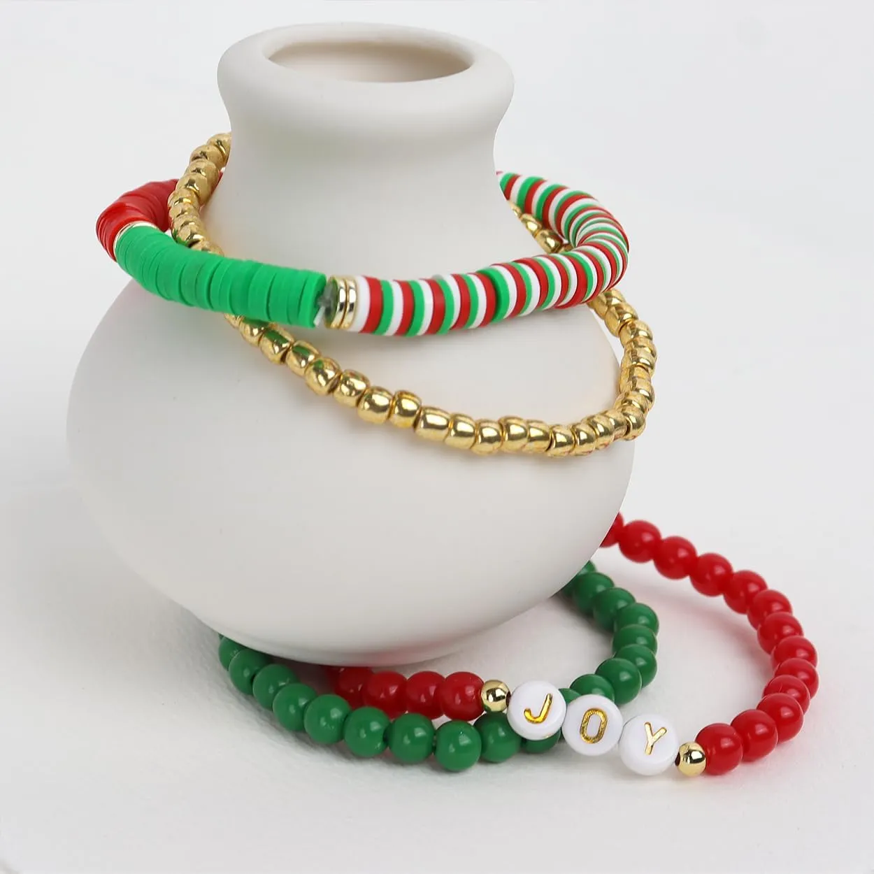 Christmas Beaded Bracelets Set for Women, Handmade Clay Beads Letter Stretch Bracelets Bulk, Adjustable White Red Green Friendship Stackable Holiday Jewelry Gift