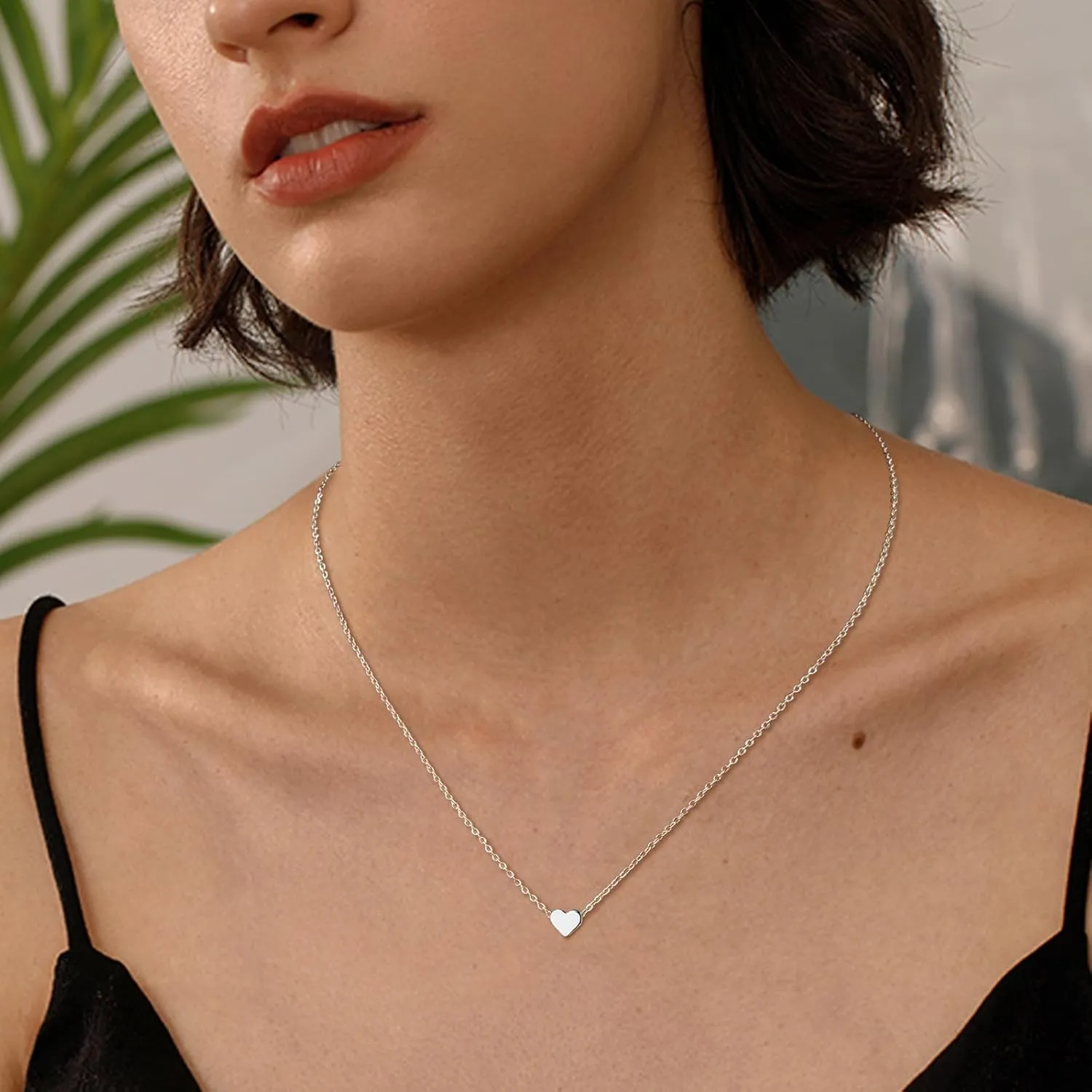 Cute Heart Necklace for Women Gold/Silver Plated Heart Pendant Choker Necklaces Tendy Love Heart Chain Necklace Dainty Gold/Silver Necklace Jewelry Gifts for Women