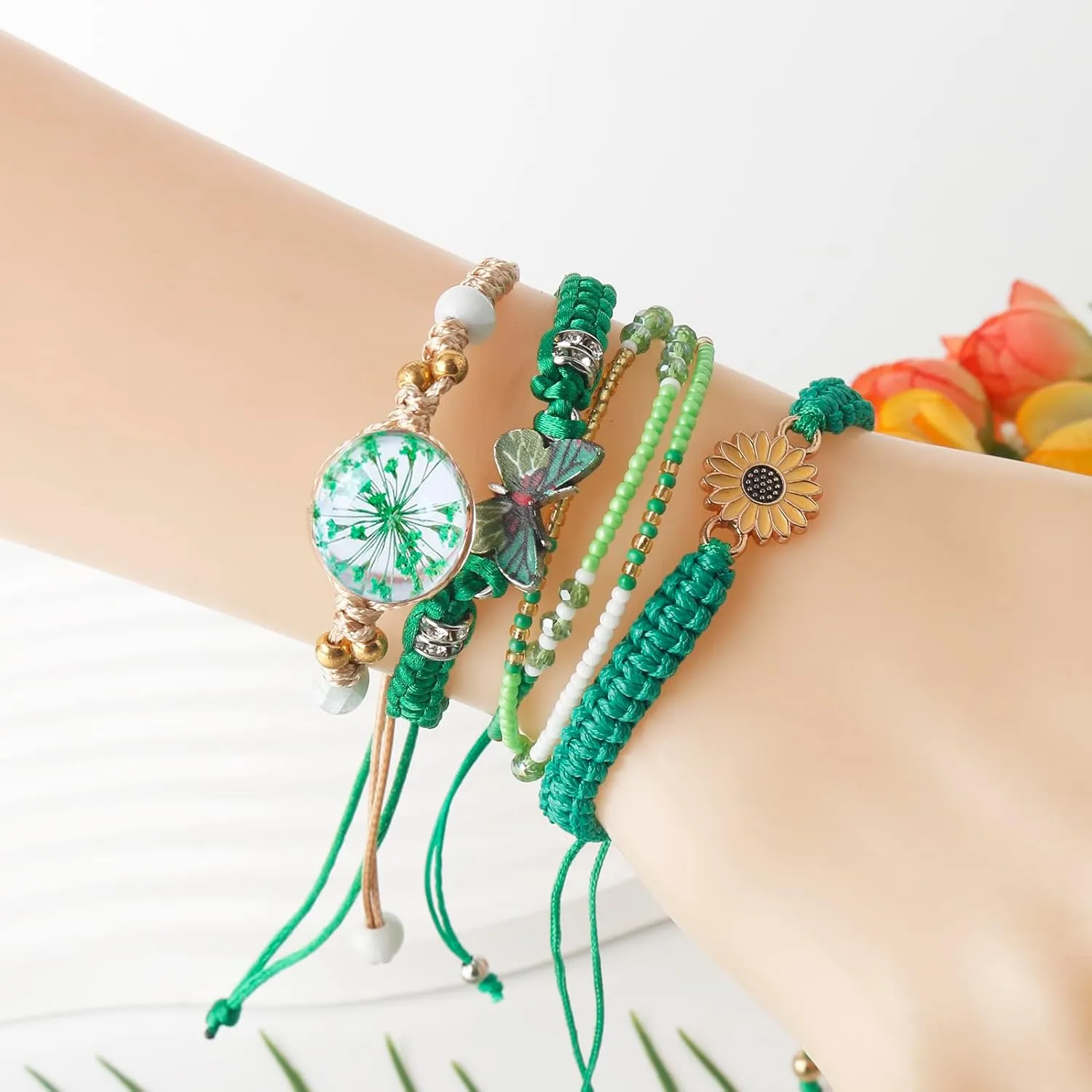 DS 4PCS String beads Charm Bracelets for Teen Girls Dainty cute cartoon Butterfly Daisy Eternal flower Beads Bracelets set for woman and girls Adjustable Stretch bracelet birthday Gift For Friends