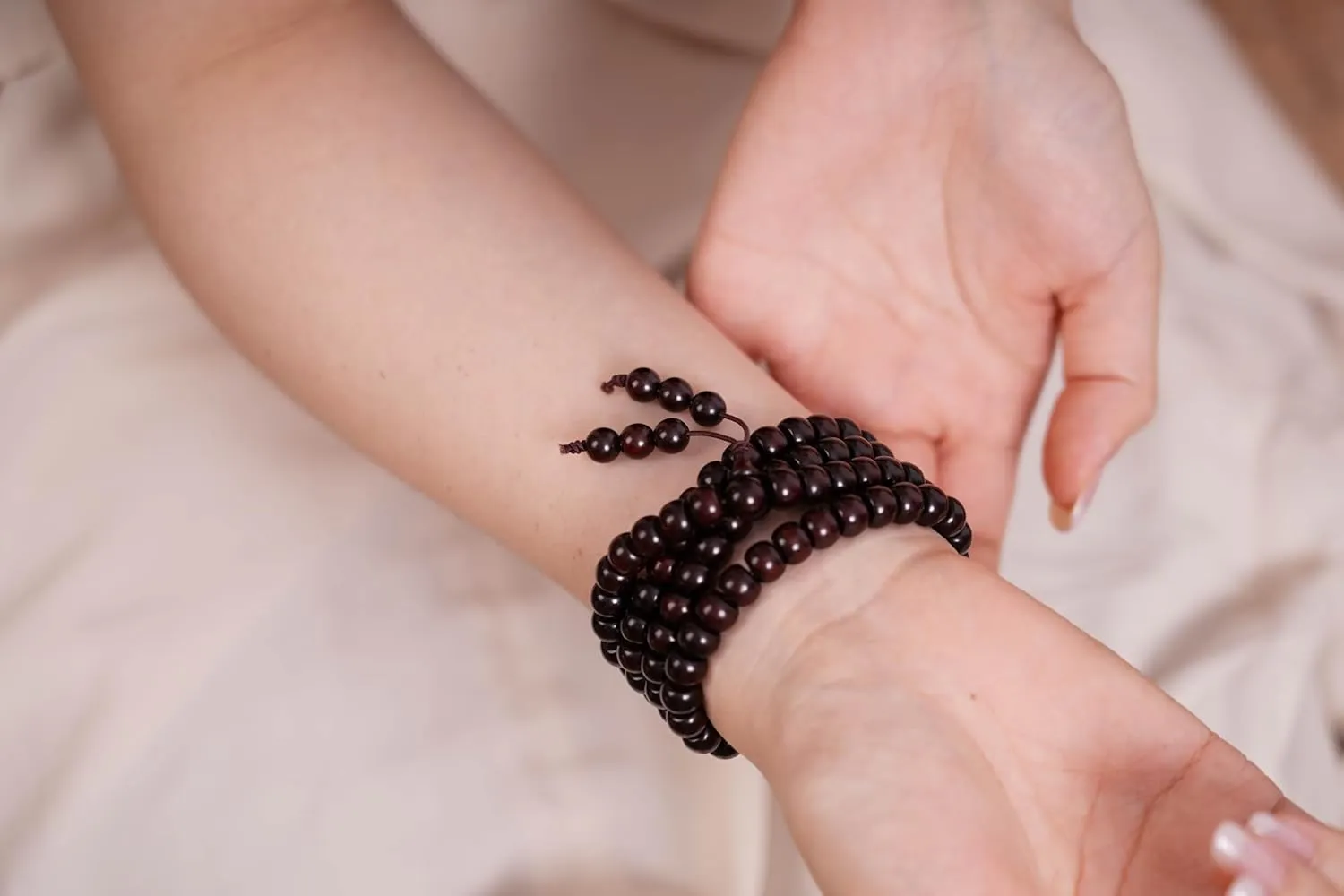 Handmade Bracelets for Men & Women, Wooden Mens Beaded Bracelets Couples Bracelets Birthday Gift for Men Women Comfortable for Daily Wear
