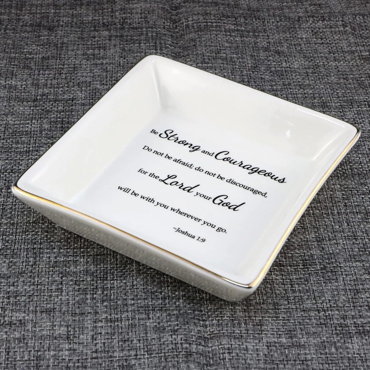 JoycuFF Christian Gifts for Women Inspirational Religious Jewelry Trinket Dish Birthday Gifts for Sister Daughter Mother Aunt Christians Be Strong and Courageous Ring Holder