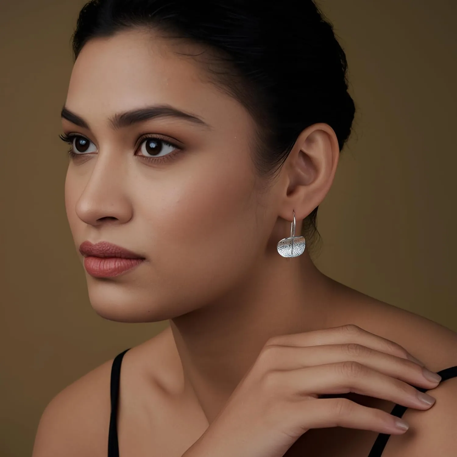 LeCalla 925 Sterling Silver Hammered Earrings Lightweight Italian Classic Handmade Textured Hammered Drop Dangle Earring for Women