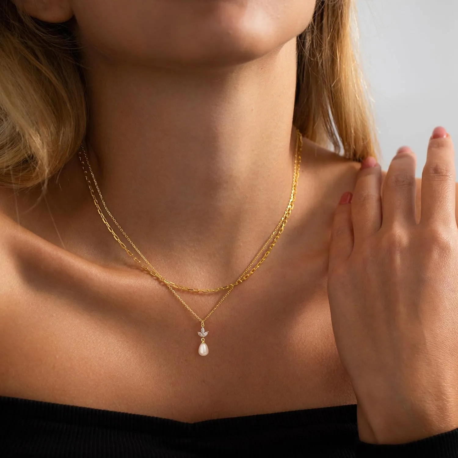 Pearl Necklaces for Women-14k Gold Plated Layered-Single Pearl Necklace Simple Pearl Choker Necklaces for Women Trendy Cute Gold Necklace Jewelry for Women Gifts