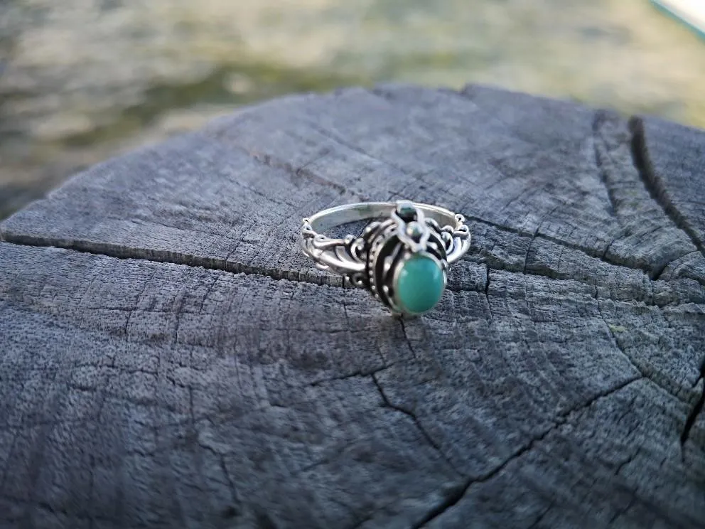 Silver ring- India blue Boho ring box