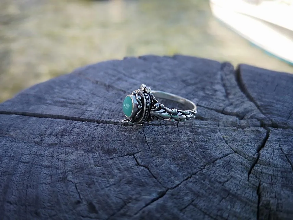Silver ring- India blue Boho ring box