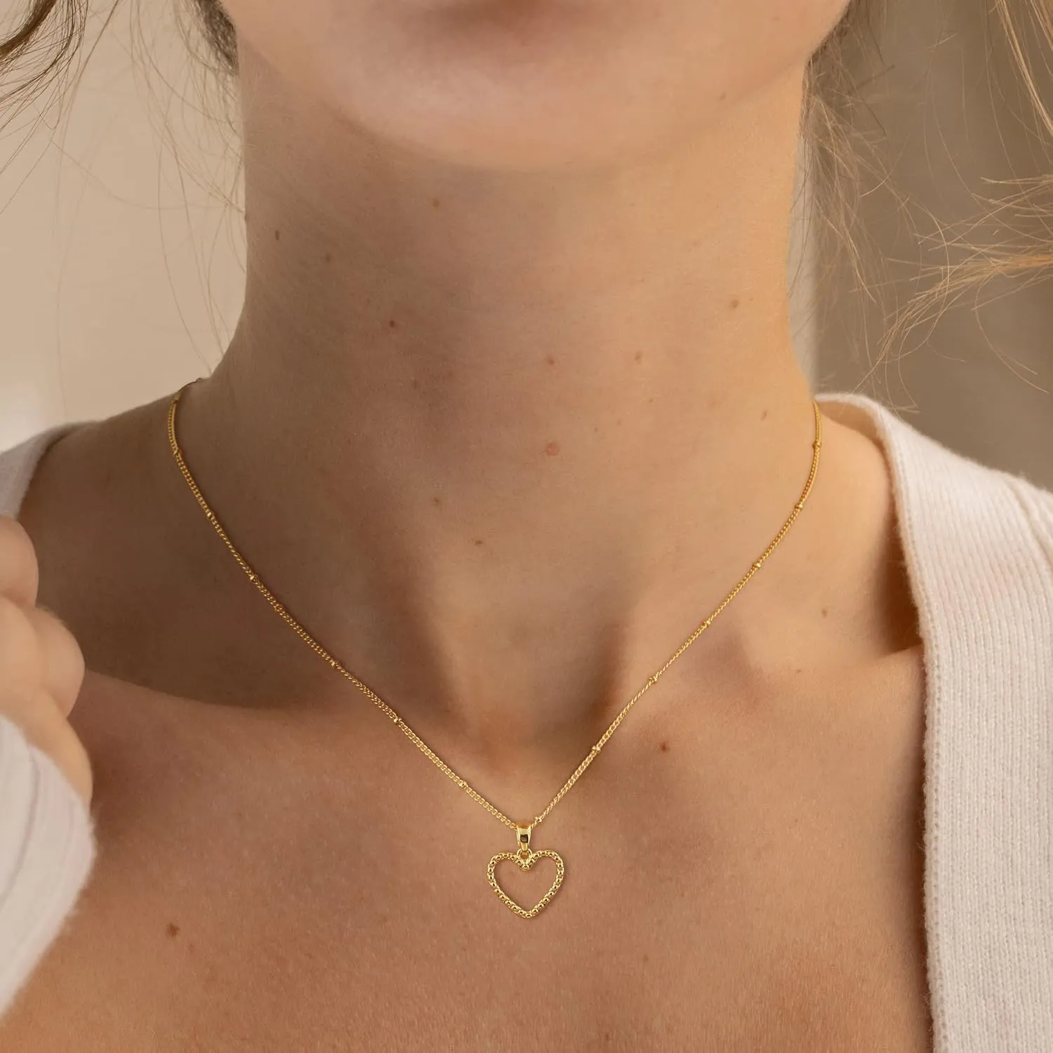 Tewiky Cute Heart Necklace Tiny 14k Gold Heart Pendant Choker Necklaces Small Gold Love Open Heart Chain Necklace for Women Dainty Gold Necklace Gifts for Her