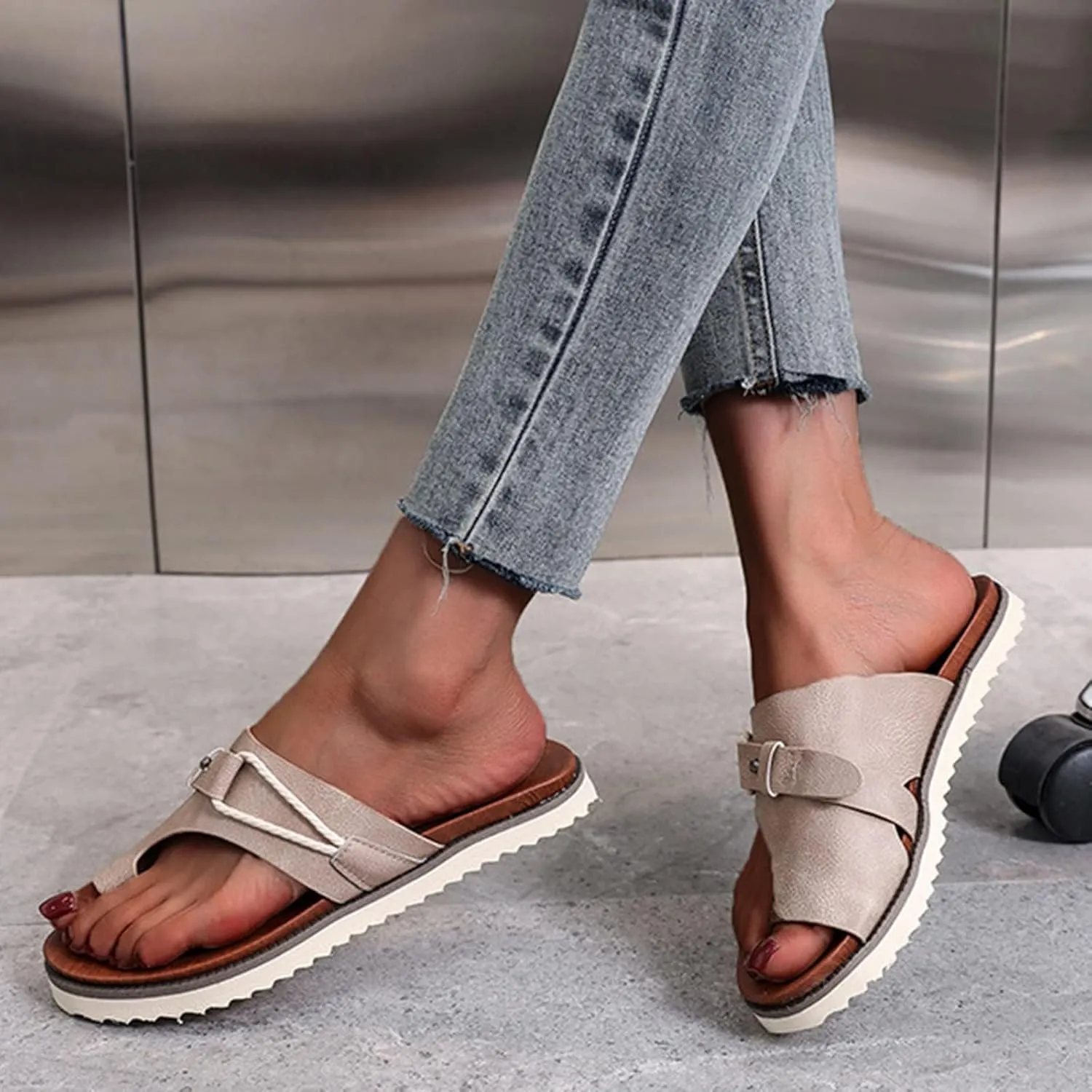 Womens Orthopedic Sandals Summer Comfy Big Toe Correction Sandal Walking Bunion Flip Flops Lightweight Breathable Leather Workout Slippers Platform Flat Sole Beach Shoes